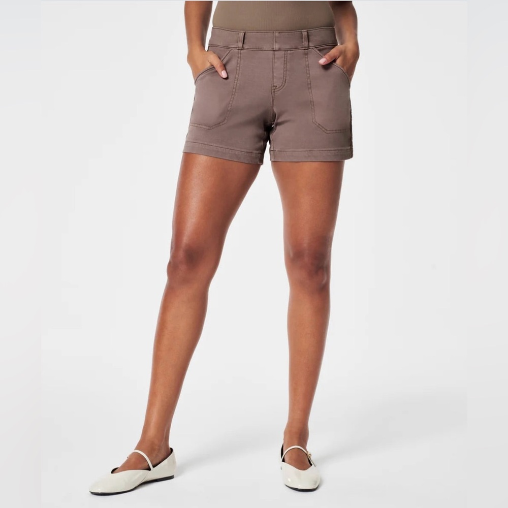 Spanx twill stretch shorts size Medium